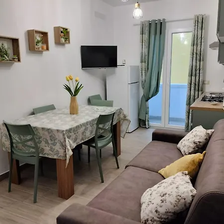 Perla Marina Casa Vacanze Holiday home *